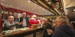 You are currently viewing Benefiz-Glühweinverkauf mit vielen Promis für uns auf dem Darmstädter Weihnachtsmarkt!
