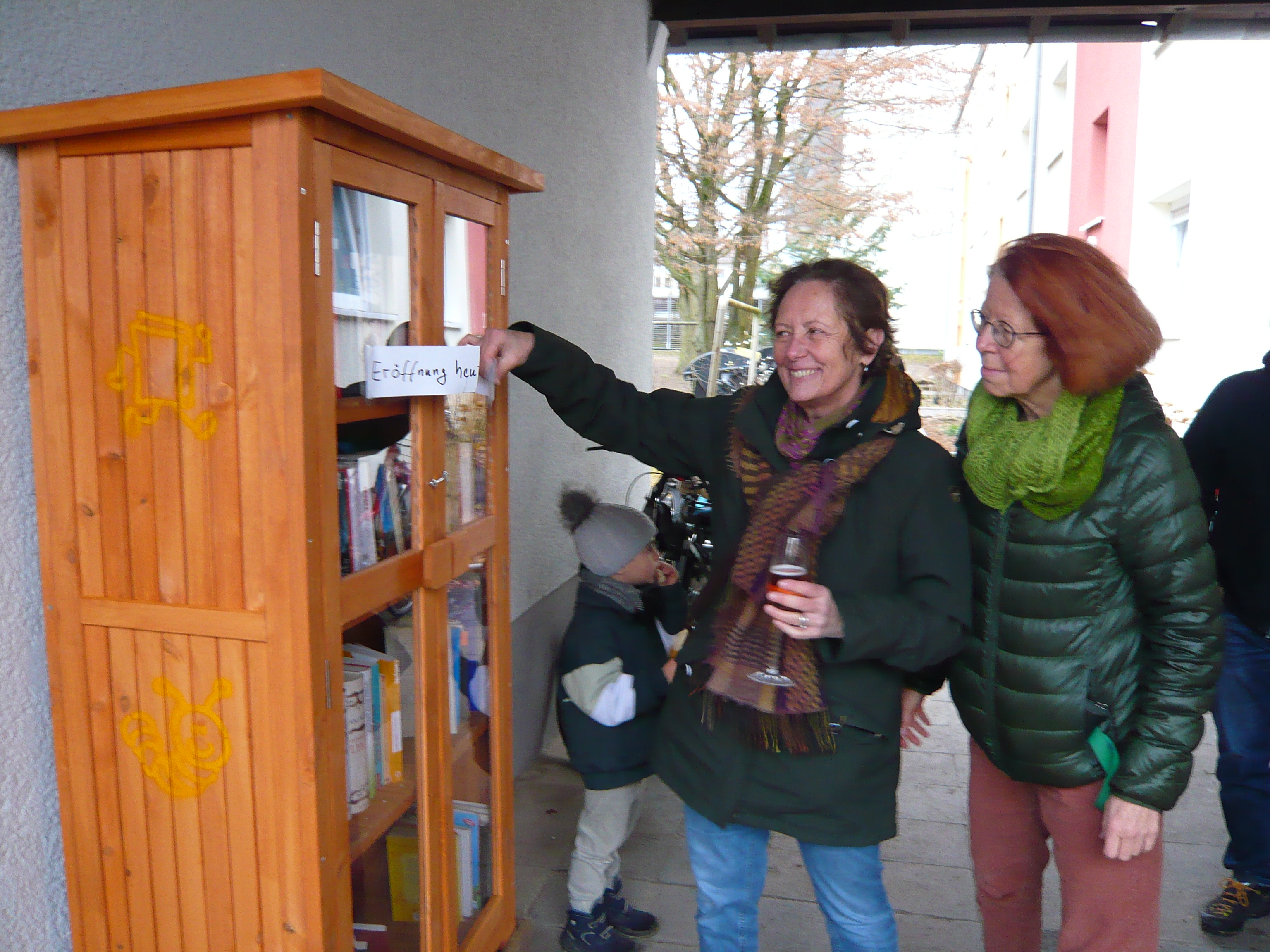 You are currently viewing Neuer Bücherschrank für die Postsiedlung eingeweiht…