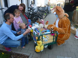 Read more about the article Ostern: Unser Umsonstladen-Osterhase hoppelt durch das Quartier…