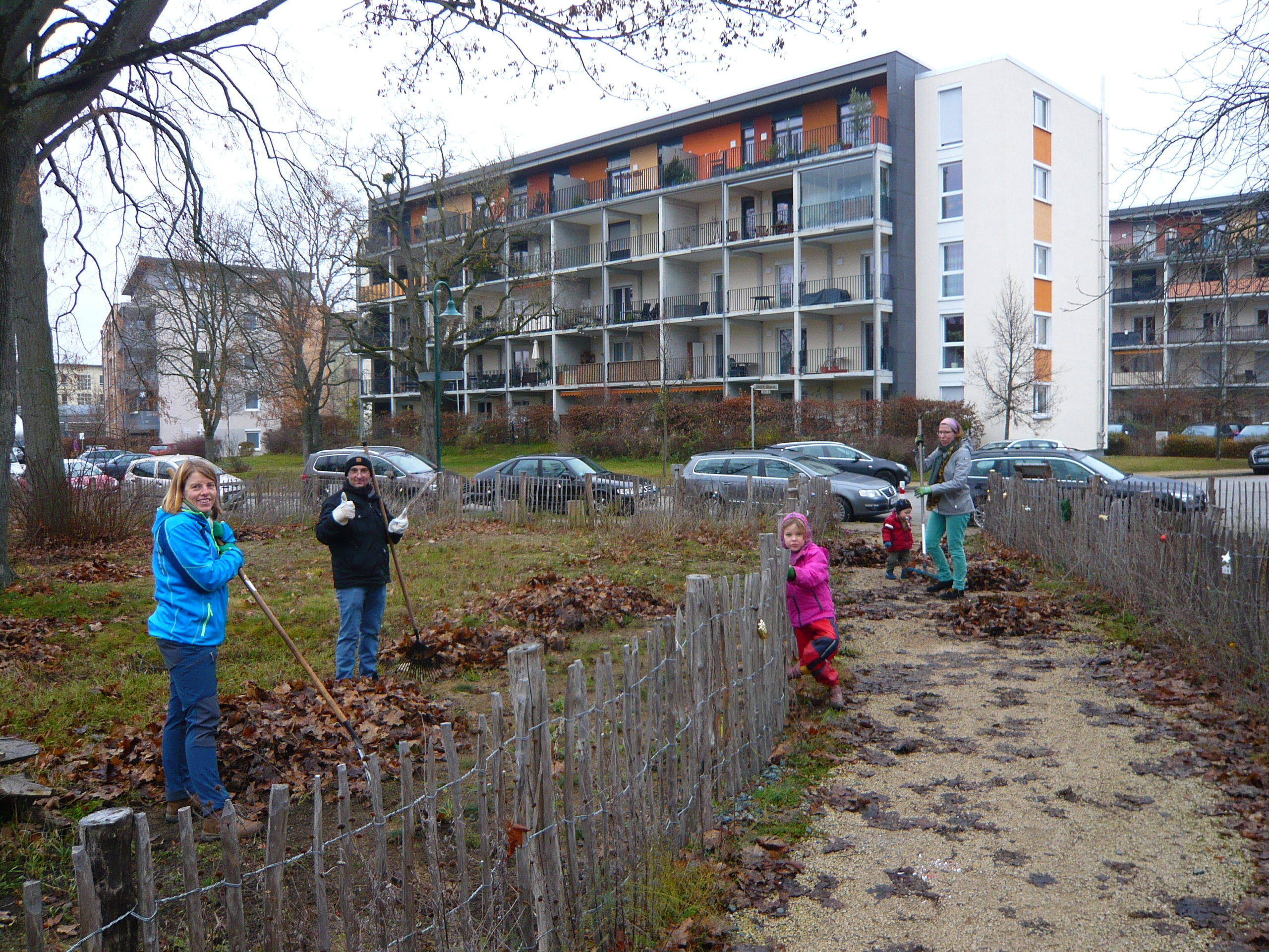Read more about the article Biotop und Quartierplatz: Kleiner Arbeitseinsatz zum 4. Advent