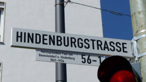 Read more about the article Quartier: Stadt benennt Hindenburgstraße und Brandisstraße endlich um und ehrt Fritz Bauer und Jonathan Heimes