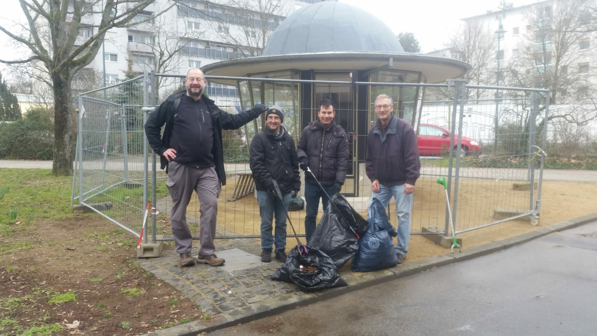 Read more about the article Quartier: Müllsammelaktion in der Postsiedlung mit leider gutem Ergebnis…