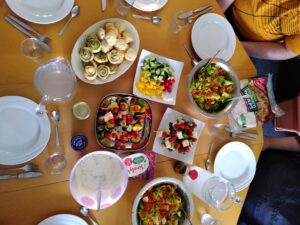 Read more about the article Soziale Hilfe: Kochgruppe rund ums Thema „Leckere Sachen für Feste und Partys“