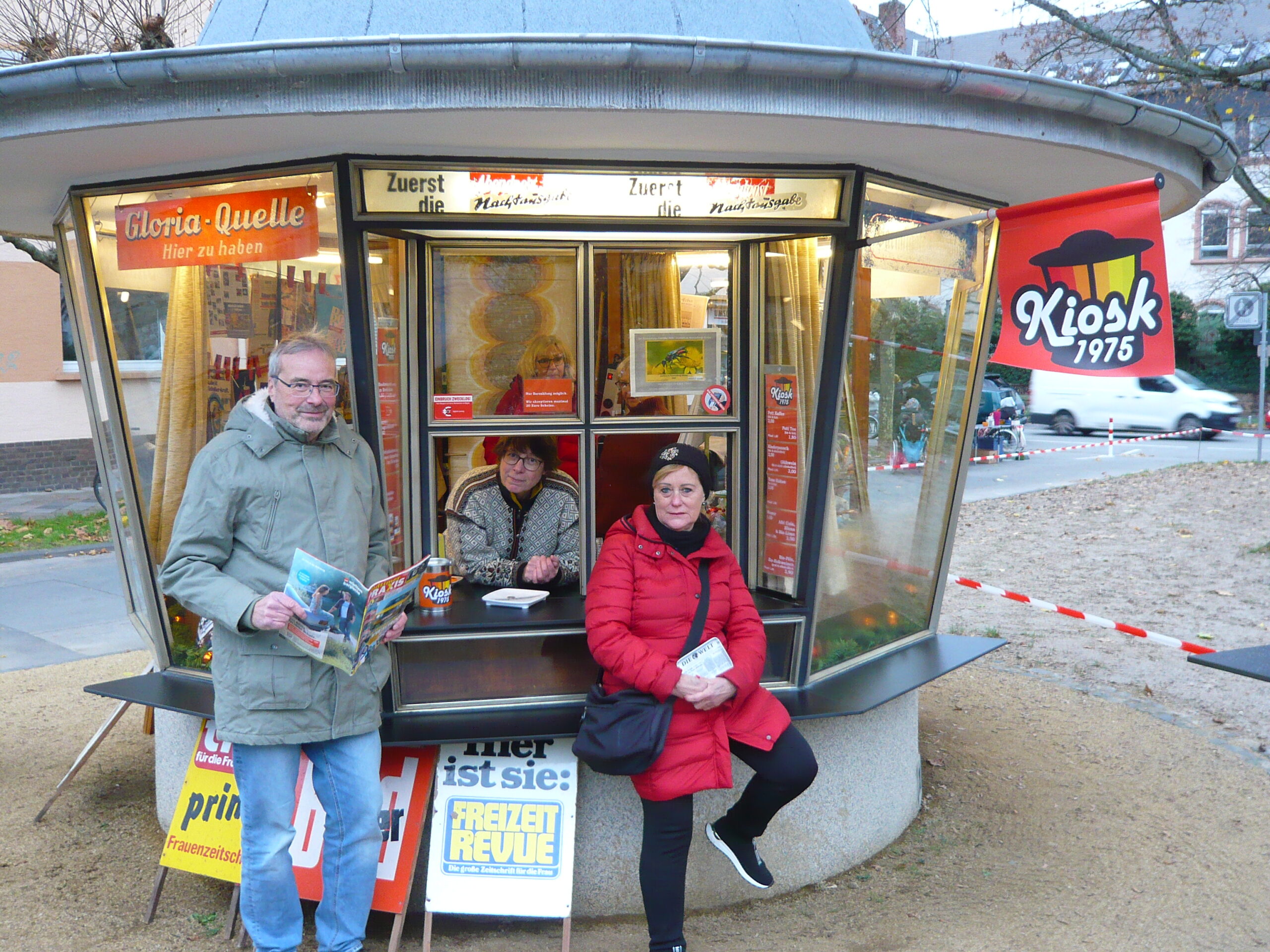 You are currently viewing Kiosk 1975: Schöner Besuch von Ruth Wessel, Nichte der ehemaligen Kiosk-Betreiberin…